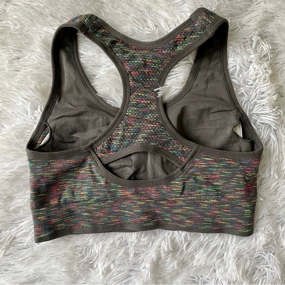 Sports Bra Medium Support Yoga Gym Activewear Bras with Pocket - Picture 5 of 10